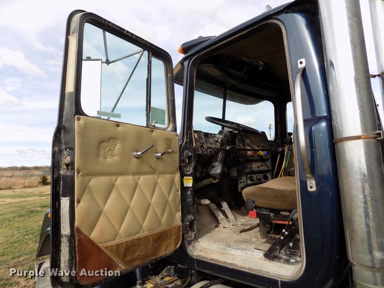 image for item DY9144 1985 Mack RWS788LST Super Liner dump truck