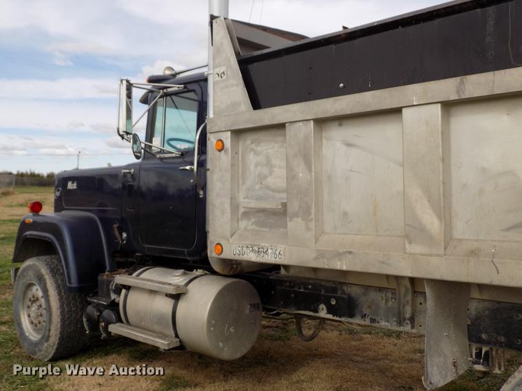 image for item DY9144 1985 Mack RWS788LST Super Liner dump truck