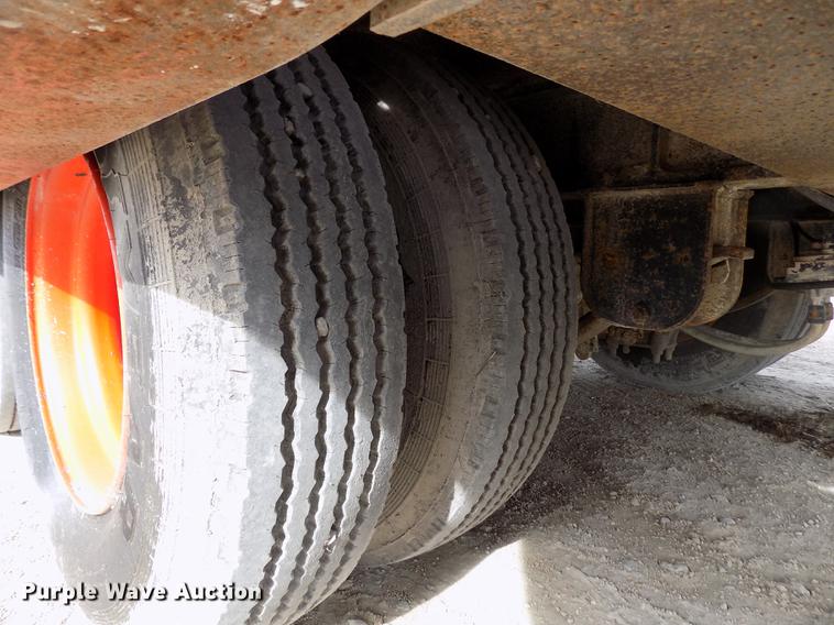 image for item DY9145 1996 Landoll Hauloll equipment trailer