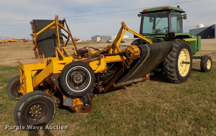 image for item DY9149 1973 John Deere 4430 tractor and terracer