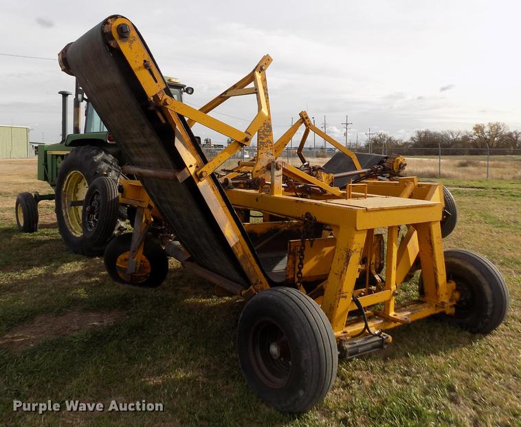 image for item DY9149 1973 John Deere 4430 tractor and terracer