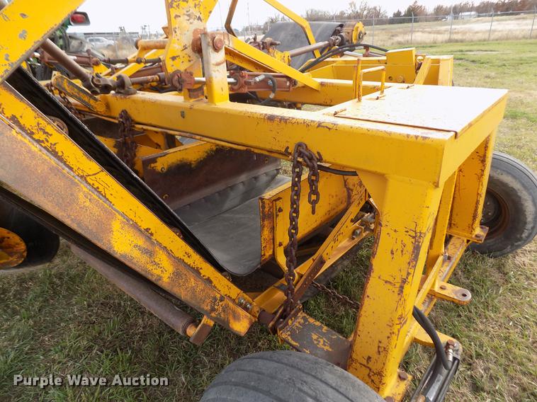 image for item DY9149 1973 John Deere 4430 tractor and terracer