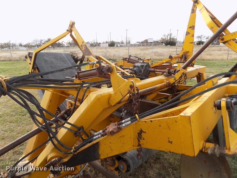 image for item DY9149 1973 John Deere 4430 tractor and terracer