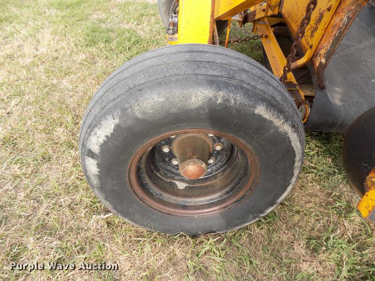 image for item DY9149 1973 John Deere 4430 tractor and terracer