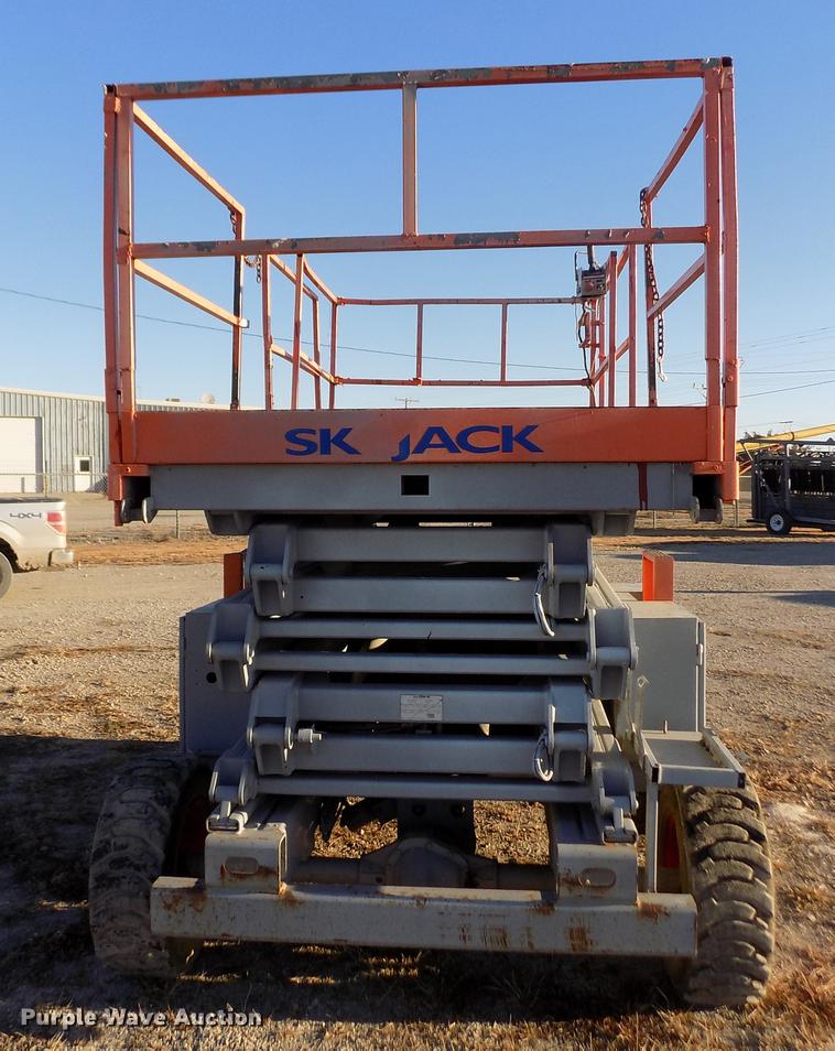 image for item DY9152 2003 Skyjack SJ8841 scissor lift
