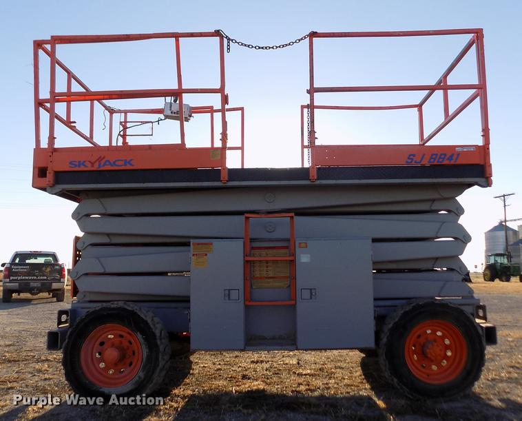 image for item DY9152 2003 Skyjack SJ8841 scissor lift