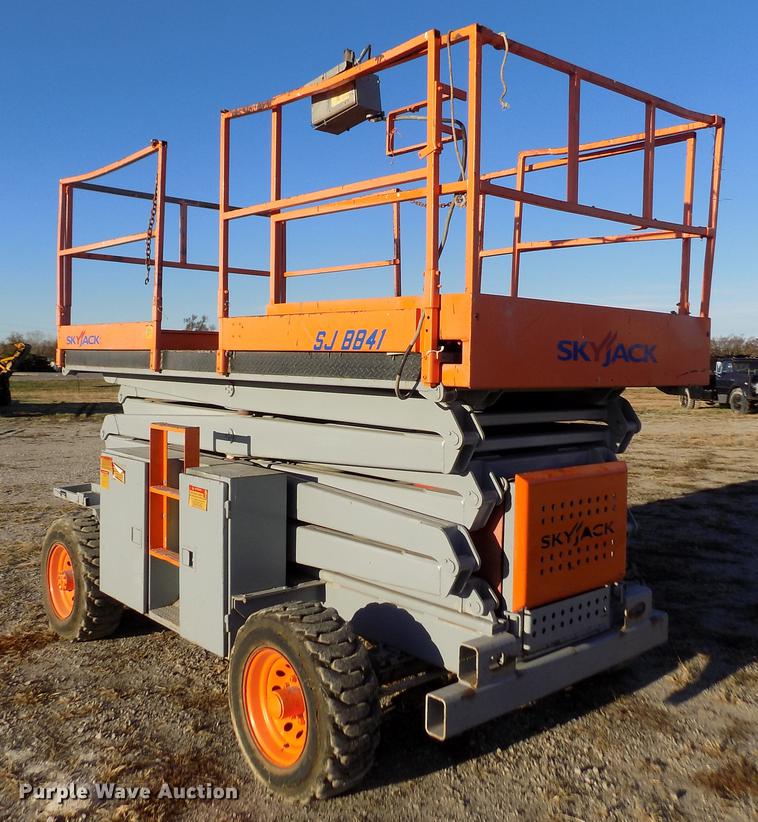 image for item DY9152 2003 Skyjack SJ8841 scissor lift