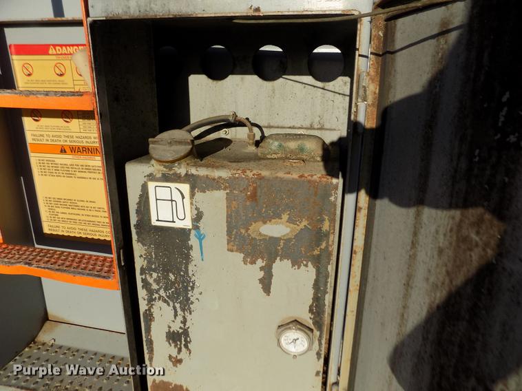 image for item DY9152 2003 Skyjack SJ8841 scissor lift