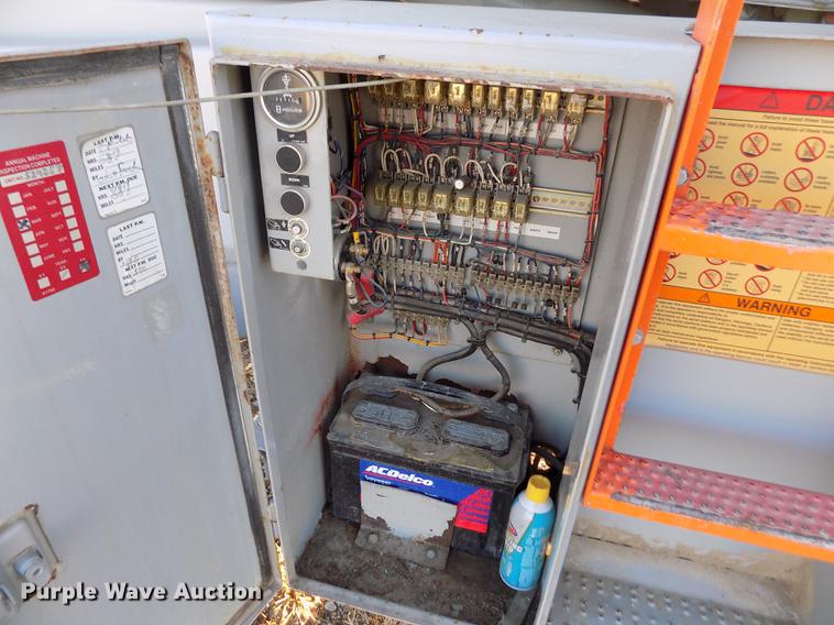 image for item DY9152 2003 Skyjack SJ8841 scissor lift