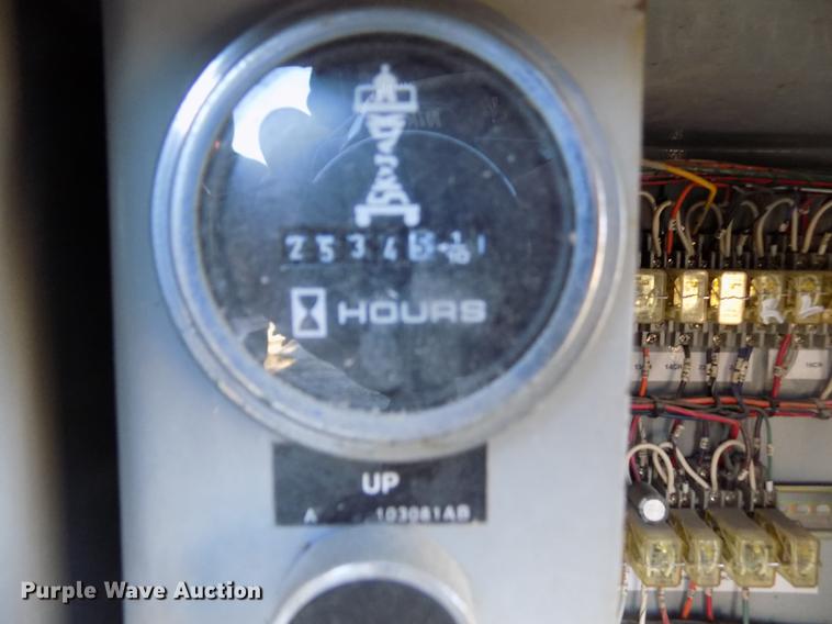 image for item DY9152 2003 Skyjack SJ8841 scissor lift