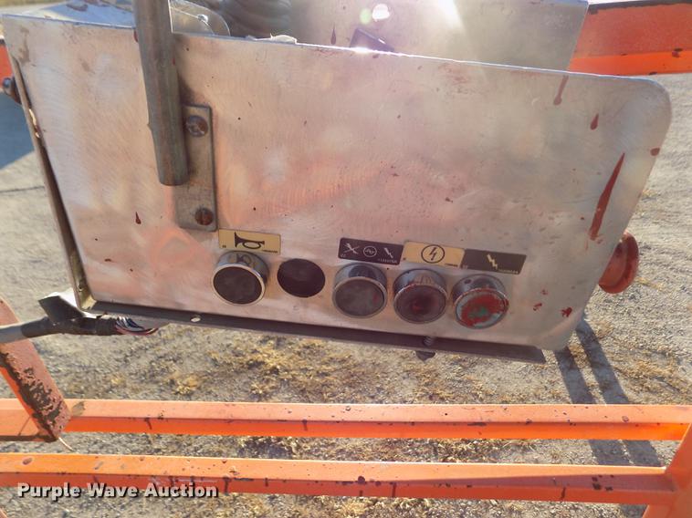 image for item DY9152 2003 Skyjack SJ8841 scissor lift