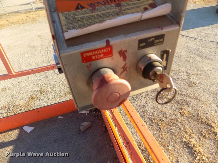 image for item DY9152 2003 Skyjack SJ8841 scissor lift