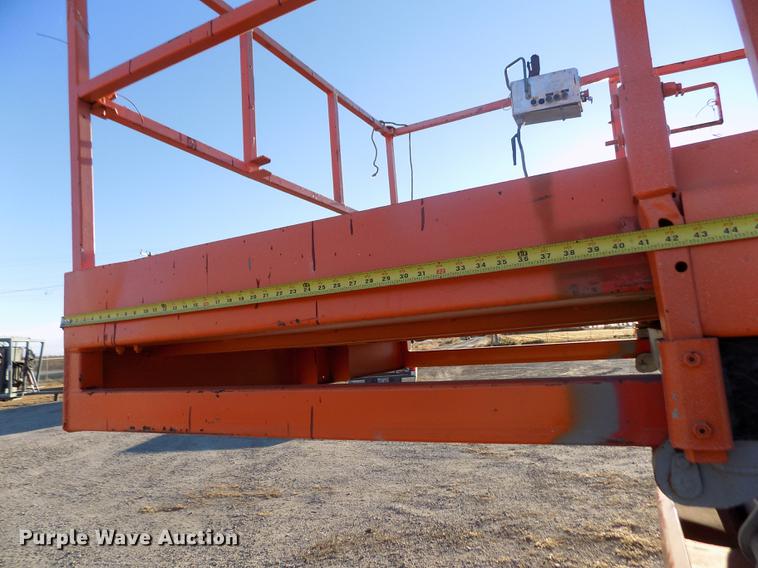 image for item DY9152 2003 Skyjack SJ8841 scissor lift