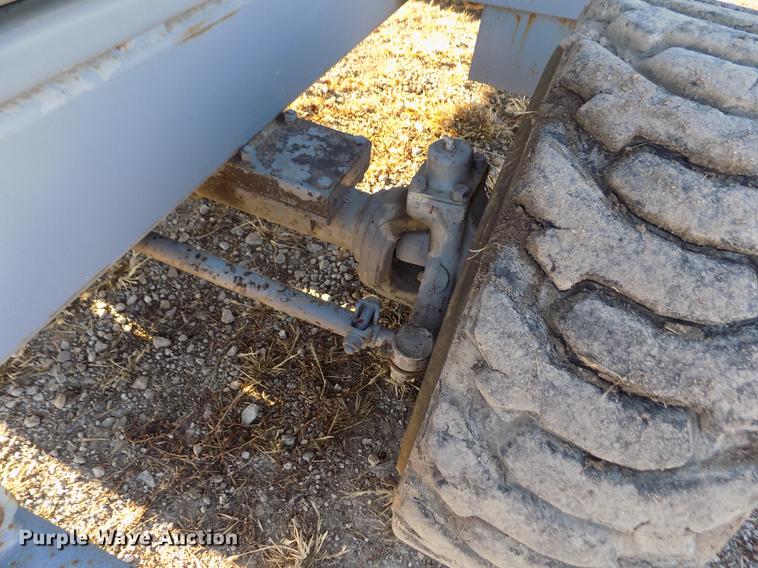 image for item DY9152 2003 Skyjack SJ8841 scissor lift