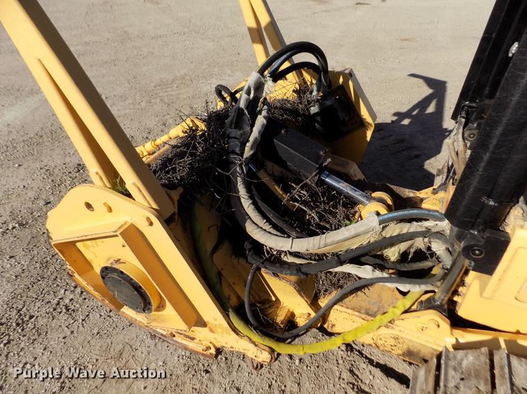 image for item DY9154 2007 Rayco C87FM XP Super Crawler brush cutter