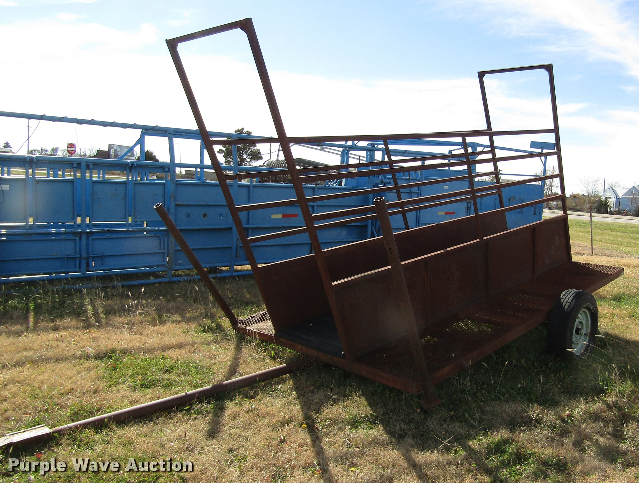 Shop built livestock loading chute in Plainville, KS Item DB4780 sold Purple Wave