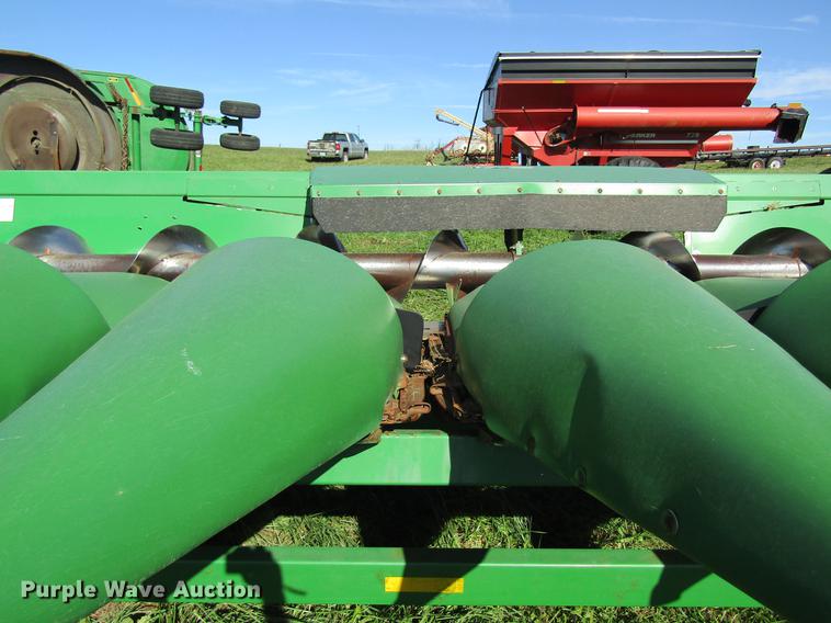image for item DB2002 2004 John Deere 1293 corn head