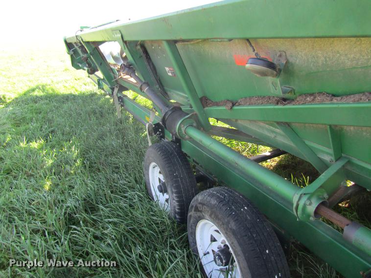 image for item DB2002 2004 John Deere 1293 corn head