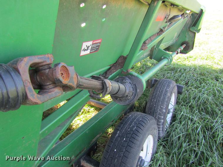 image for item DB2002 2004 John Deere 1293 corn head