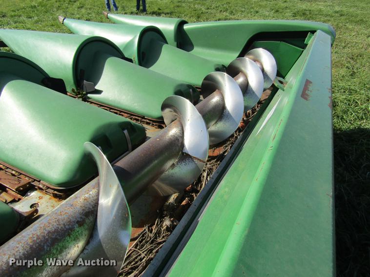 image for item DB2002 2004 John Deere 1293 corn head