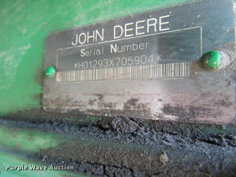 image for item DB2003 2004 John Deere 1293 corn head