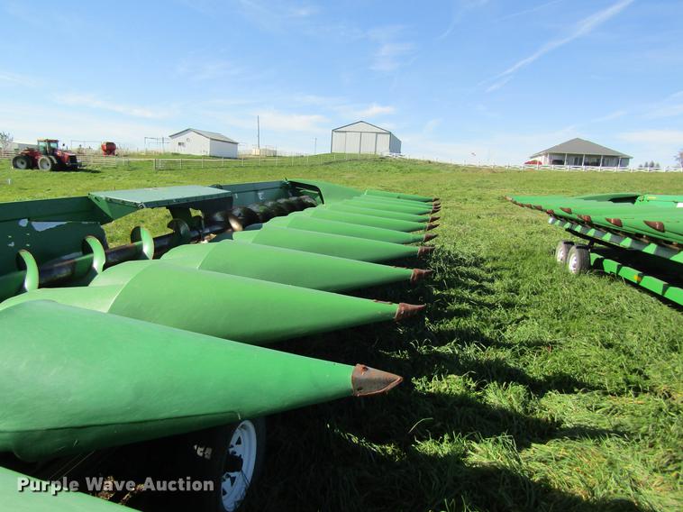 image for item DB2003 2004 John Deere 1293 corn head