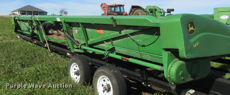 image for item DB2003 2004 John Deere 1293 corn head