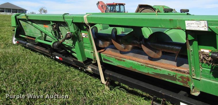 image for item DB2003 2004 John Deere 1293 corn head