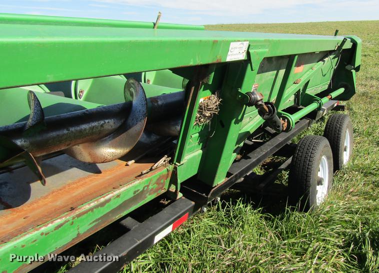 image for item DB2003 2004 John Deere 1293 corn head