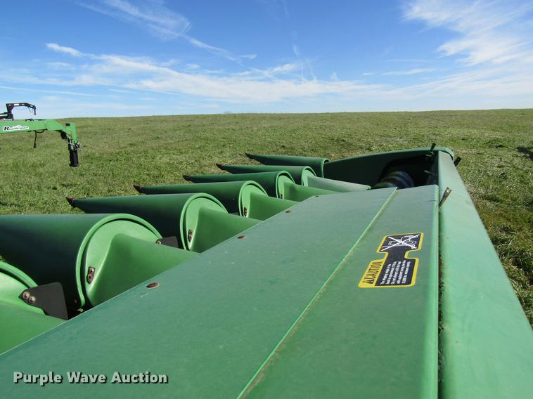 image for item DB2003 2004 John Deere 1293 corn head
