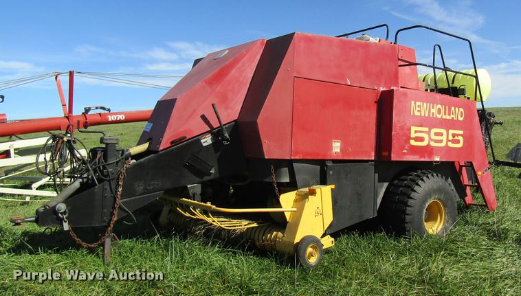 image for item DB2006 1999 New Holland 595 square baler