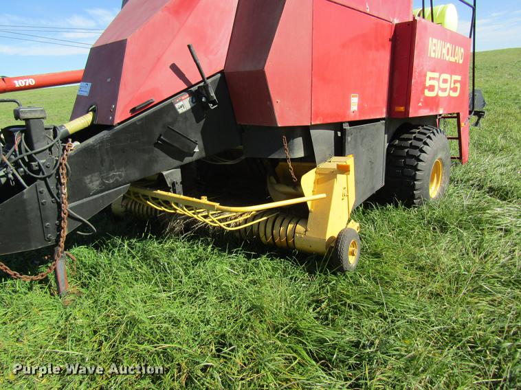 image for item DB2006 1999 New Holland 595 square baler