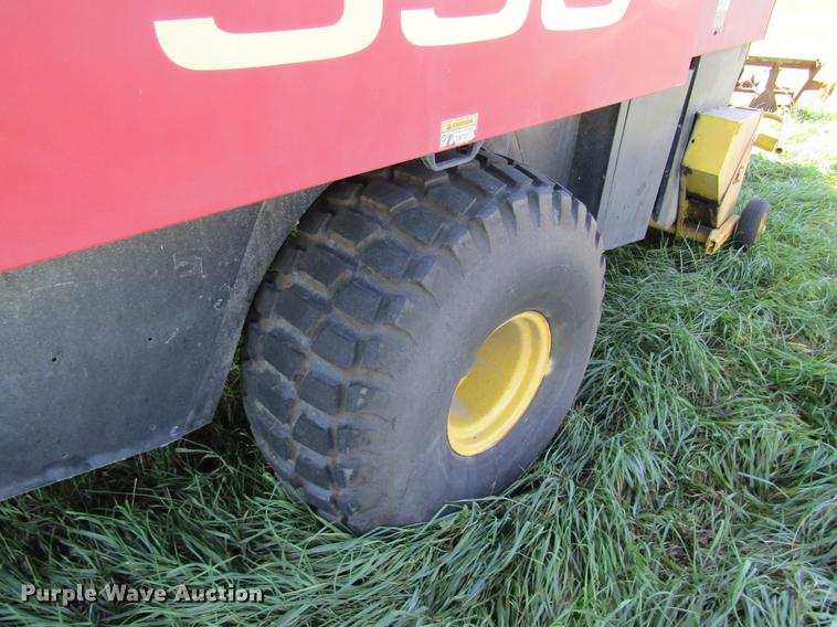 image for item DB2006 1999 New Holland 595 square baler