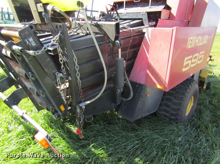 image for item DB2006 1999 New Holland 595 square baler