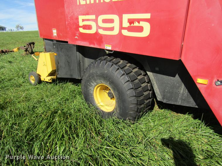 image for item DB2006 1999 New Holland 595 square baler