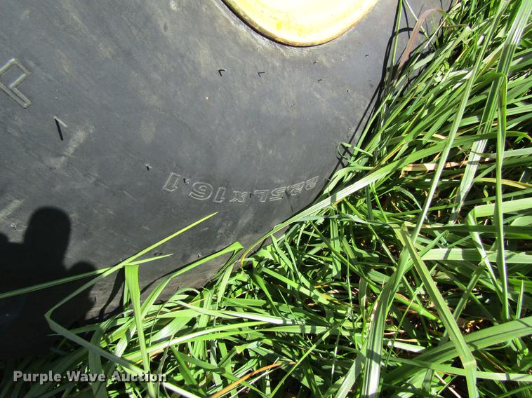 image for item DB2006 1999 New Holland 595 square baler