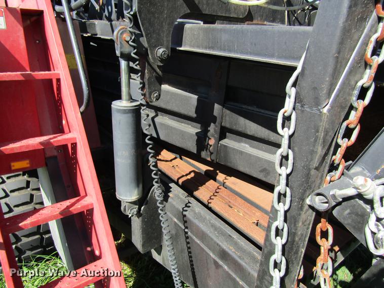 image for item DB2006 1999 New Holland 595 square baler