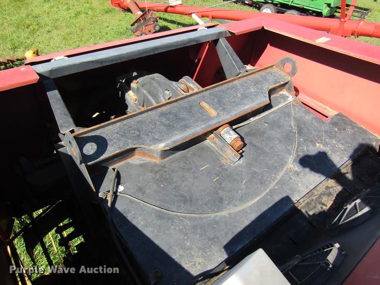 image for item DB2006 1999 New Holland 595 square baler