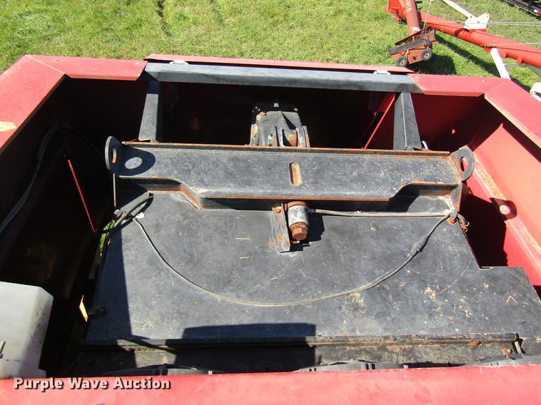 image for item DB2006 1999 New Holland 595 square baler