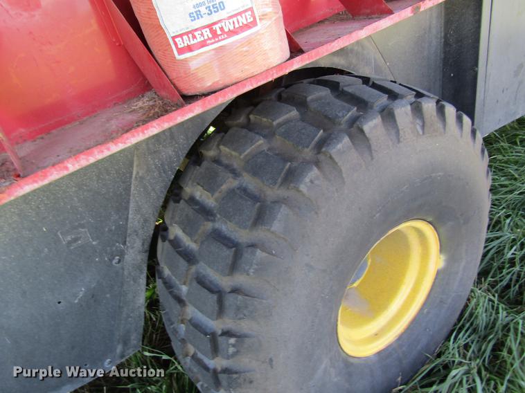 image for item DB2006 1999 New Holland 595 square baler