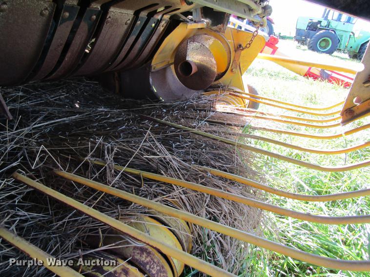 image for item DB2006 1999 New Holland 595 square baler