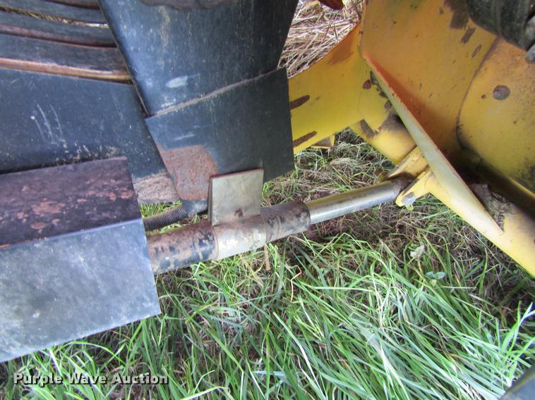 image for item DB2006 1999 New Holland 595 square baler