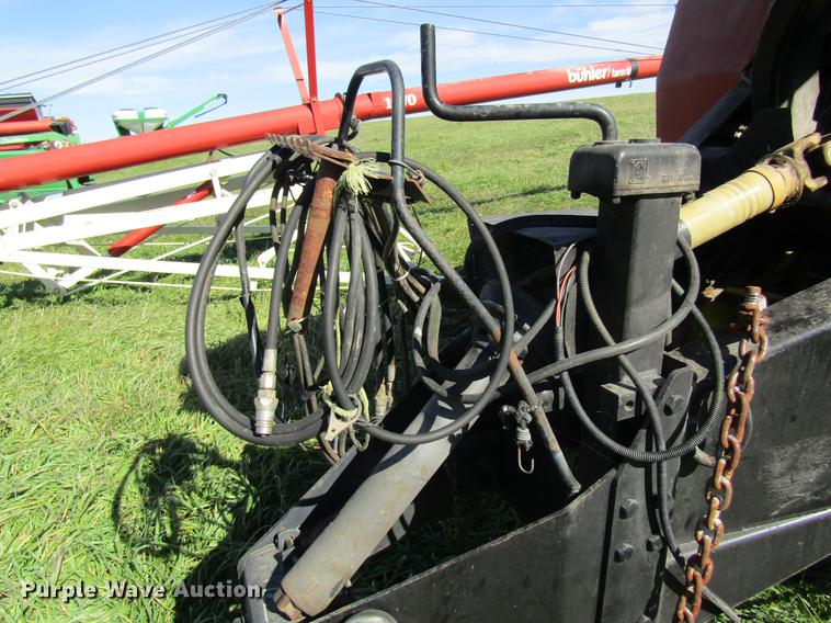 image for item DB2006 1999 New Holland 595 square baler
