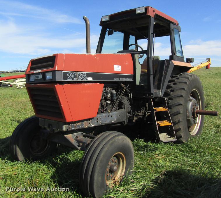 image for item DB2010 1988 Case IH 2096 tractor