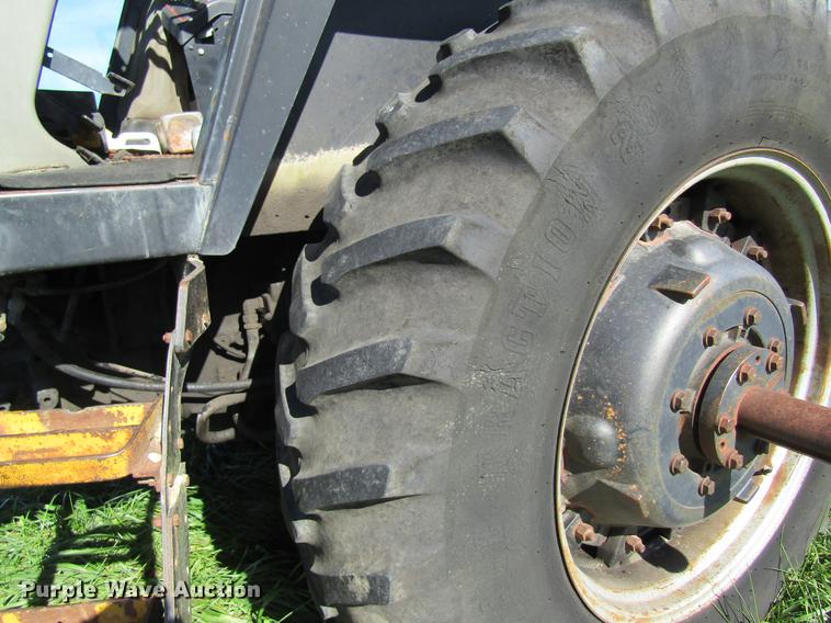 image for item DB2010 1988 Case IH 2096 tractor