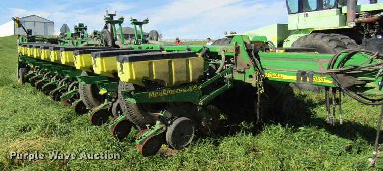 image for item DB2013 2010 John Deere 1770NT MaxEmerge XP planter