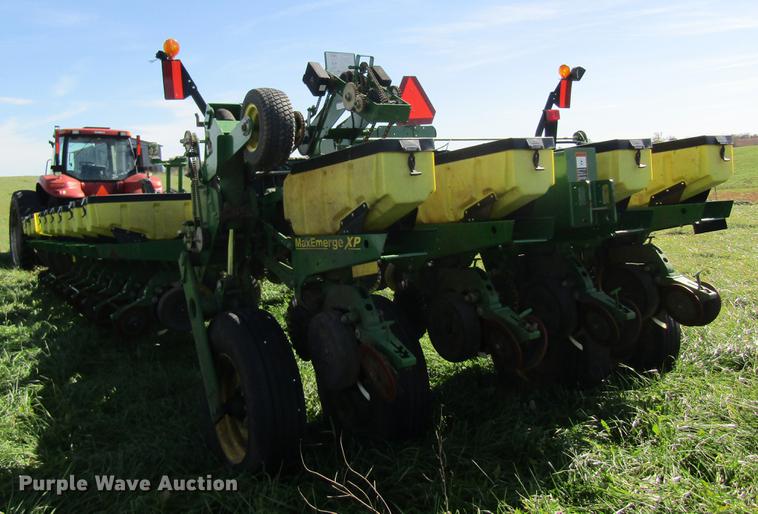 image for item DB2013 2010 John Deere 1770NT MaxEmerge XP planter