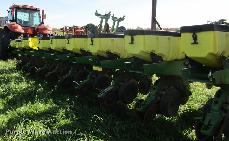 image for item DB2013 2010 John Deere 1770NT MaxEmerge XP planter