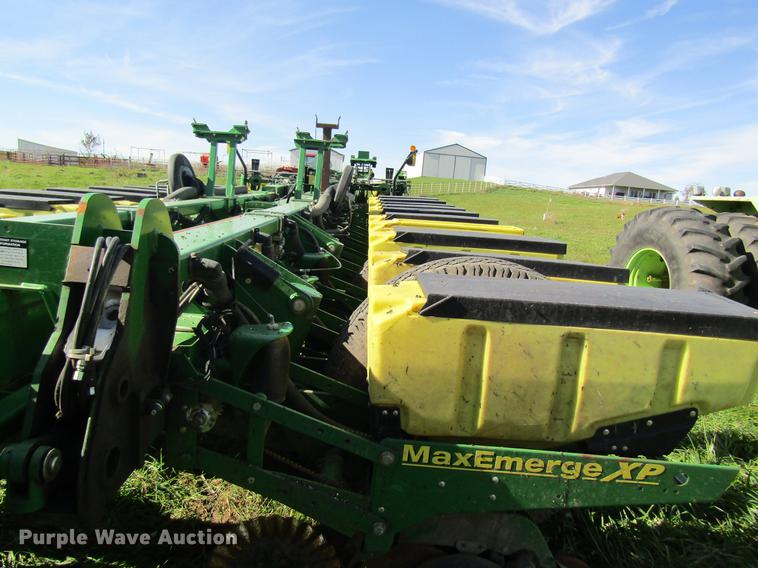 image for item DB2013 2010 John Deere 1770NT MaxEmerge XP planter
