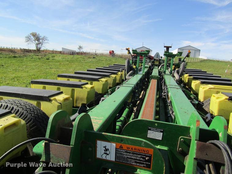 image for item DB2013 2010 John Deere 1770NT MaxEmerge XP planter